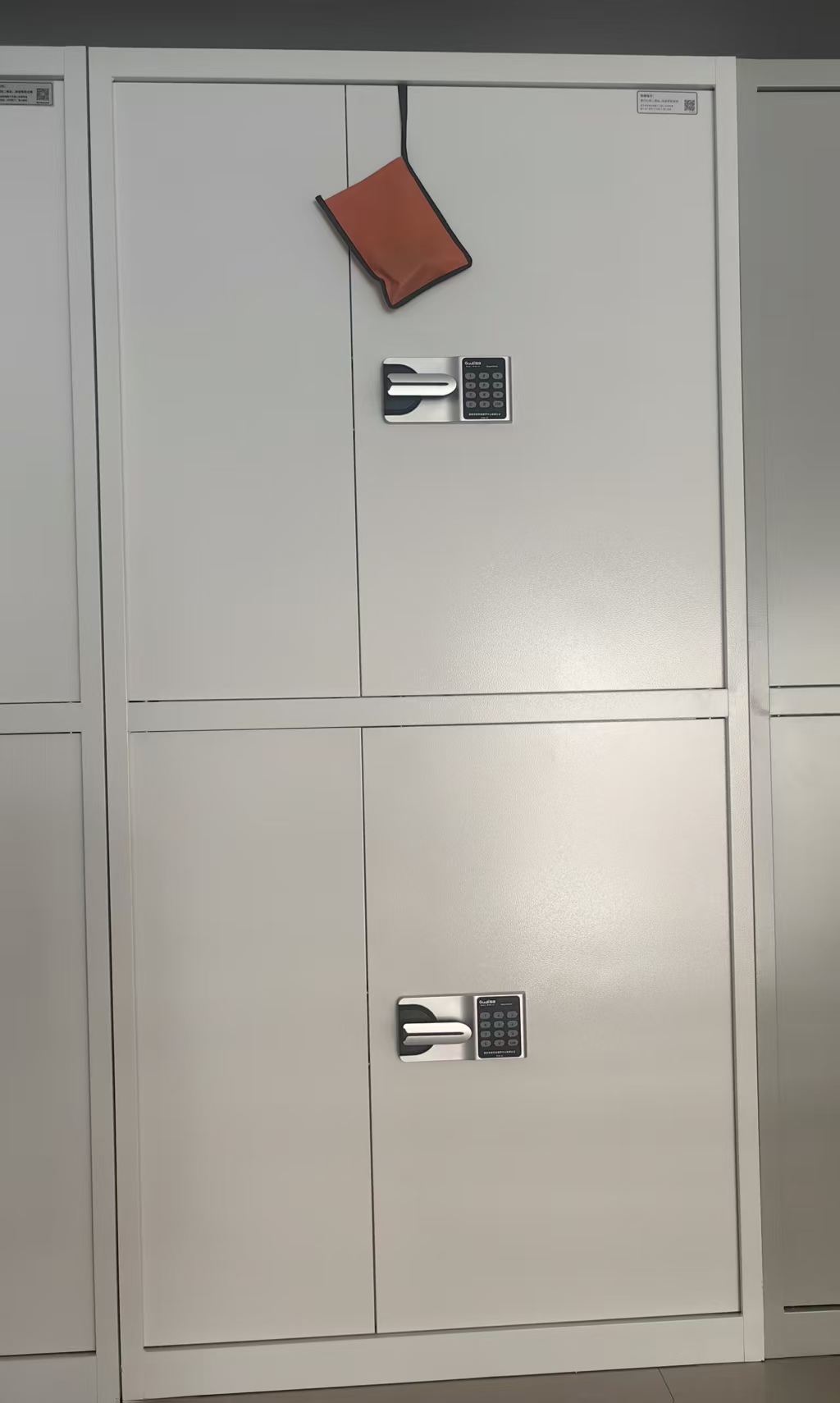 F.jpg